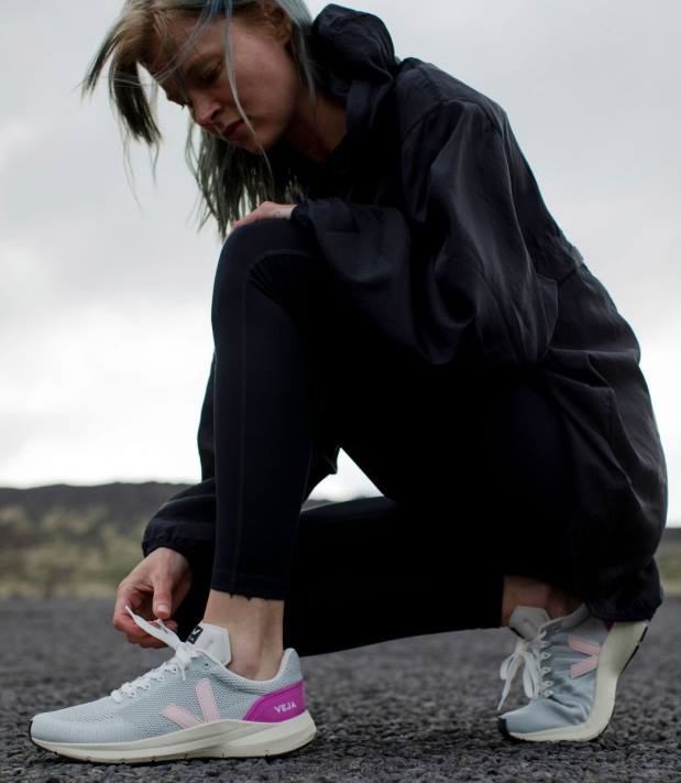 Schuhe VHJD211 Männer Veja Marlin V-Strick Kreideschwarz Ultraviolett