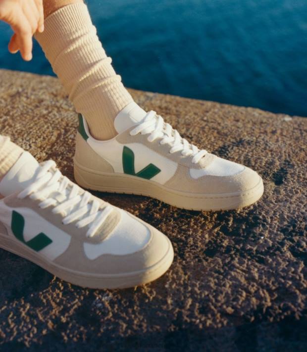 Schuhe VHJD58 Männer Veja V-10 B-Mesh, weiße Bretagne